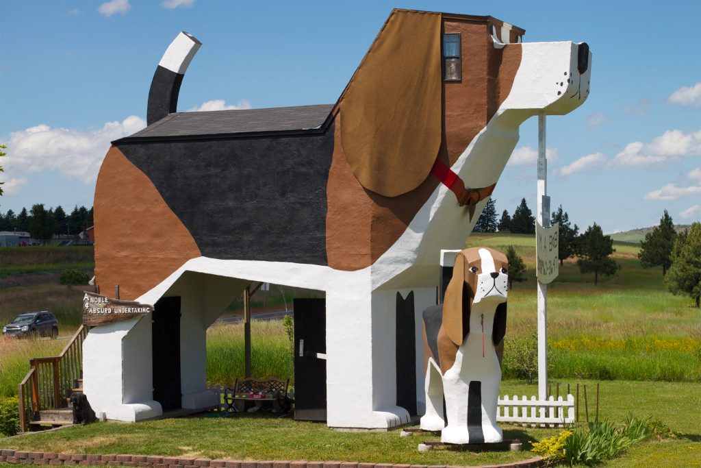 Dog Bark Park Inn, Cottonwood, Idaho