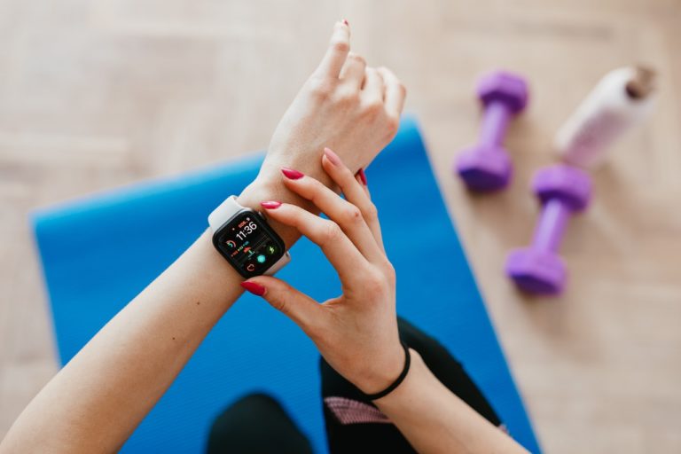 The Best Fitness Trackers for the Whole Family to Reach New years goals
